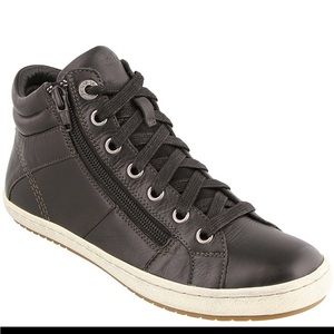 Women’s Taos union sneaker